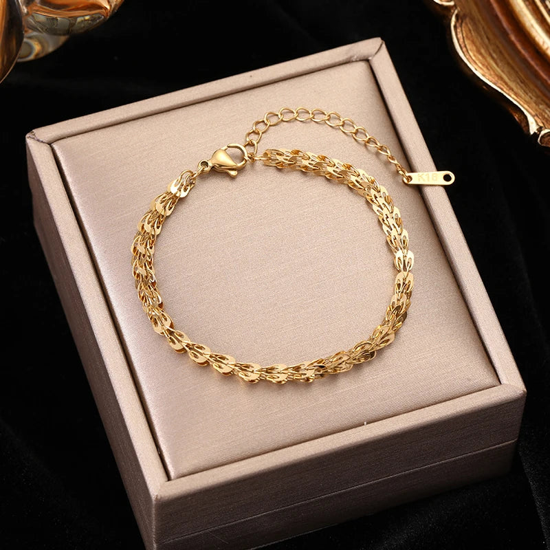 Elegant Gold Set (Necklace + Bracelet)